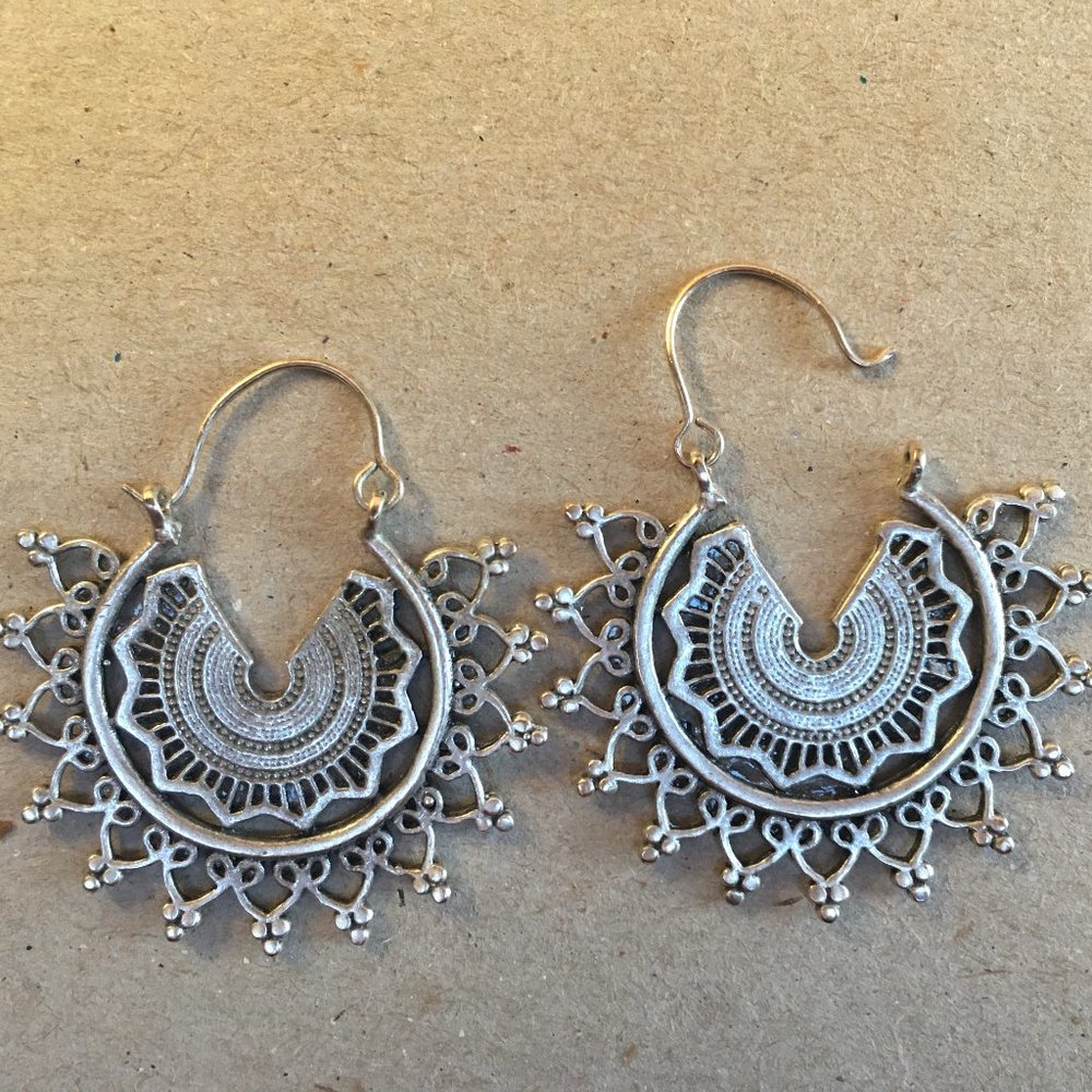 Ornate metal earrings - Picture 1 of 5